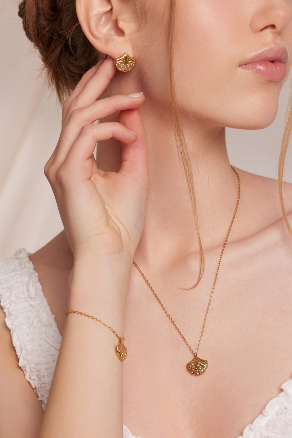 Selqua in Gold - Image 2